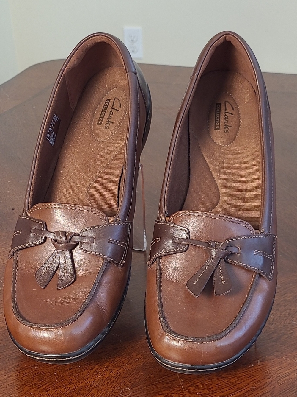 Clarks Ashland Bubble Comfort Loafers Women's Brown Leather Tassel Size 10 - Picture 3 of 7